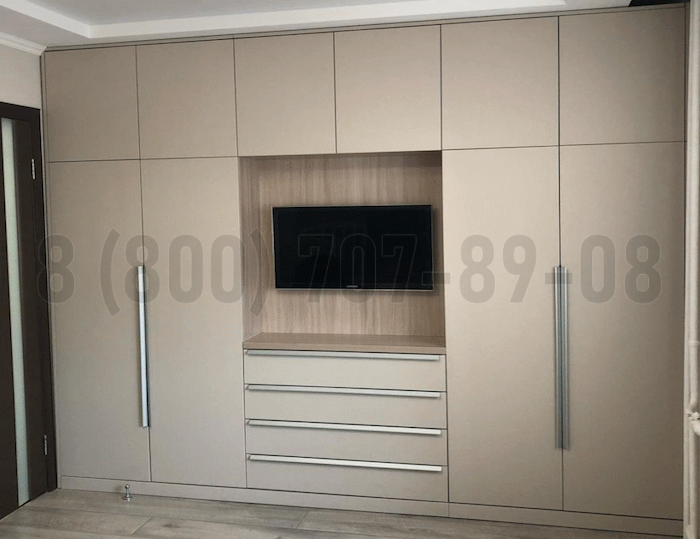 Шкаф с длинными ручками в Голицыно